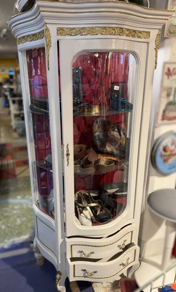 Vitrinskåp, rokoko-stil, vit, glas plysch