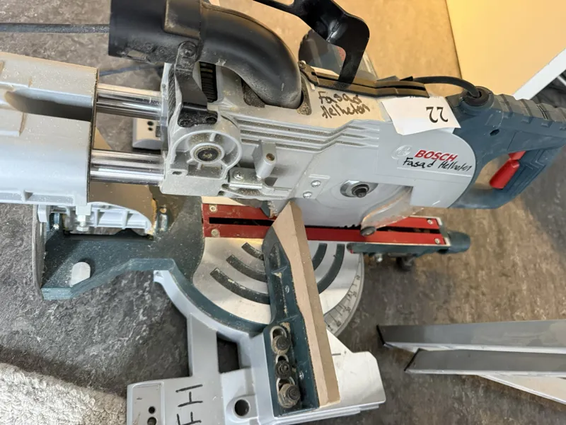 Ger Kapsåg, Bosch GCM 80 SJ m. stativ