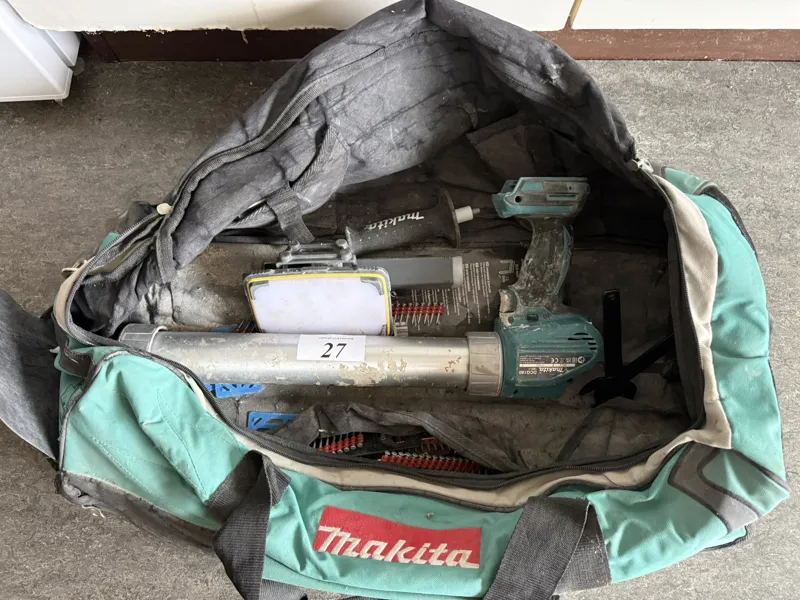 Parti, Fogpistol Makita DCG180, lampa, väska, visst innehåll