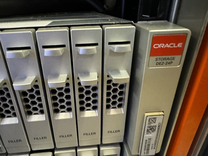 Sun Oracle Storage Drive DE2-24P, 11 x 1,6Tb SSD