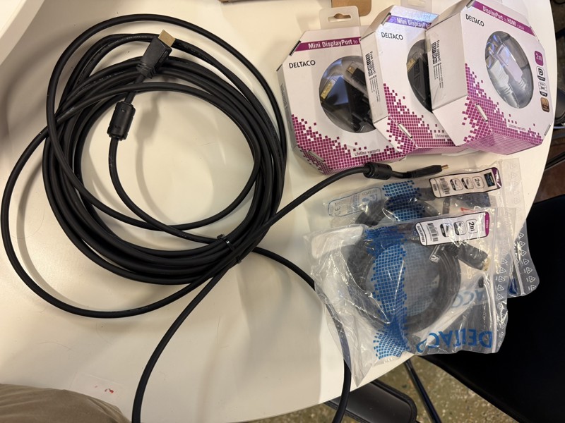 Parti, 6 Data kablar