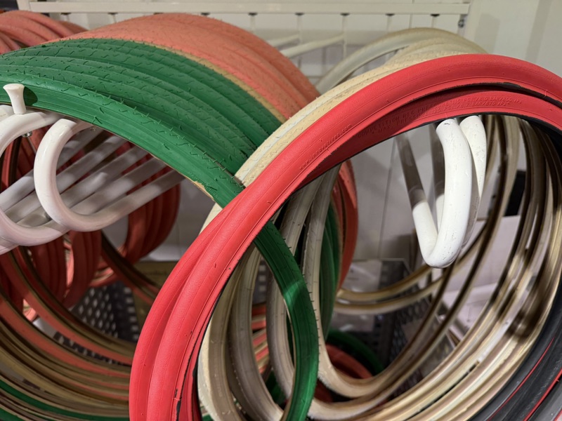 Parti, 28 st däck, fräsiga färger, 700 x23C (23-622)