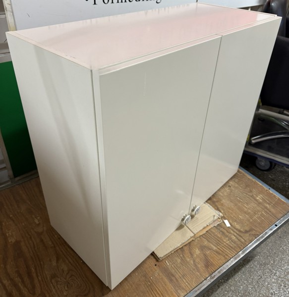 Skåp, m. 2 hyllplan, dubbeldörrar 80x70x35