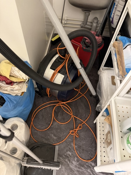 Parti, Dammsugare, allt löst i städförråd