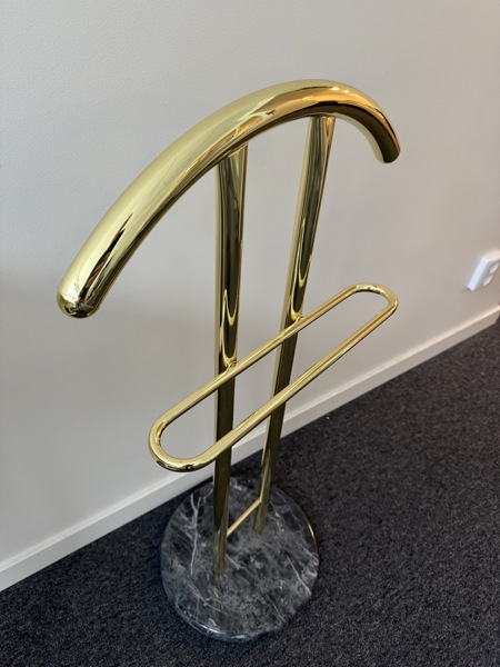 Herrbetjänt, marmorfot, metall