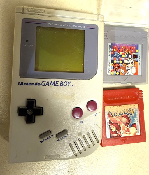 Gameboy, m. 2 spel
