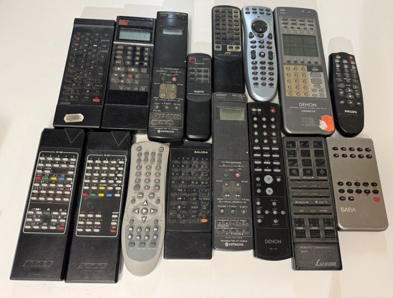Parti, 16 st Fjärrkontroller Vintage
