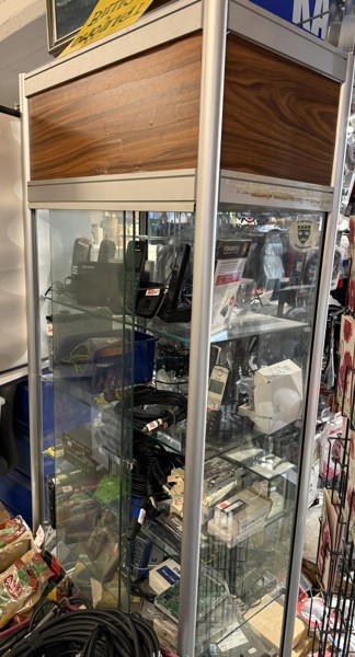 Monter, låsbara skjutdörrar