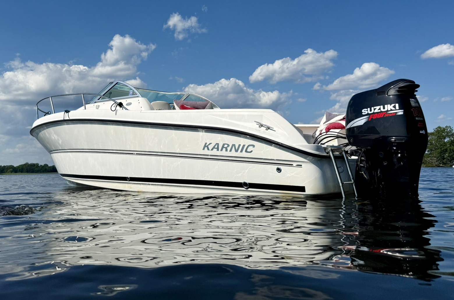 Motorbåt, Daycruiser Karnic 2050